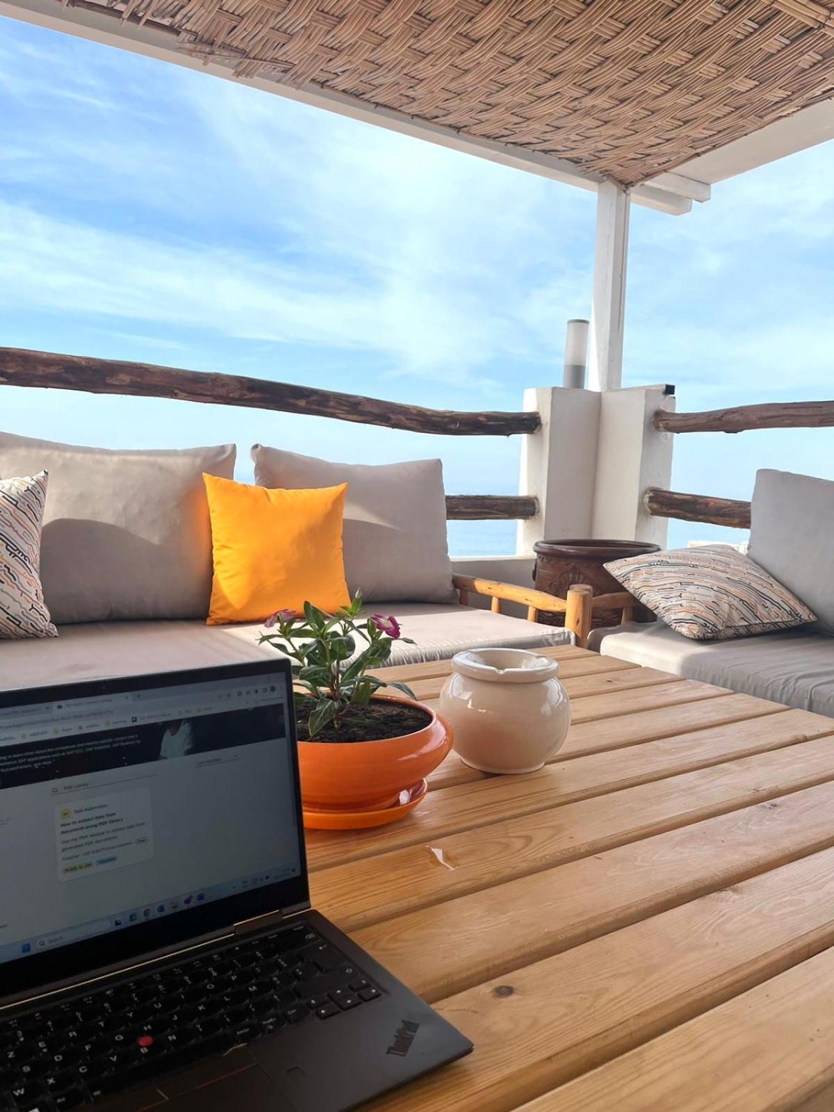 Bigblue Surf Hostel & Coworking Space - Taghazout (Adults Only) Azazoul Kültér fotó