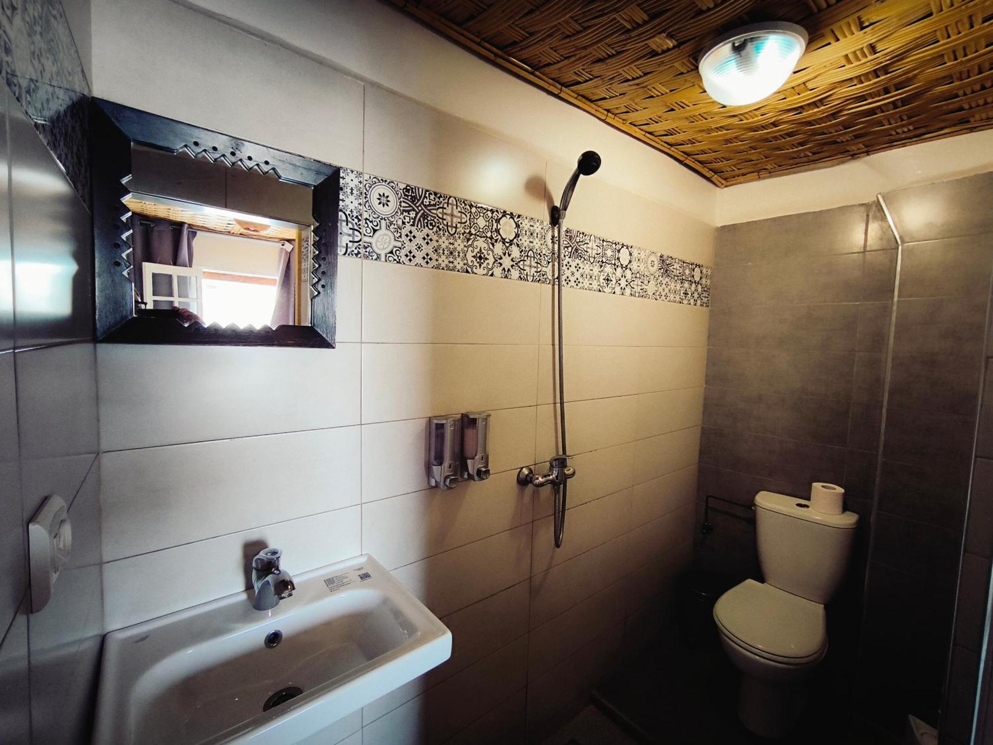 Bigblue Surf Hostel & Coworking Space - Taghazout (Adults Only) Azazoul Kültér fotó