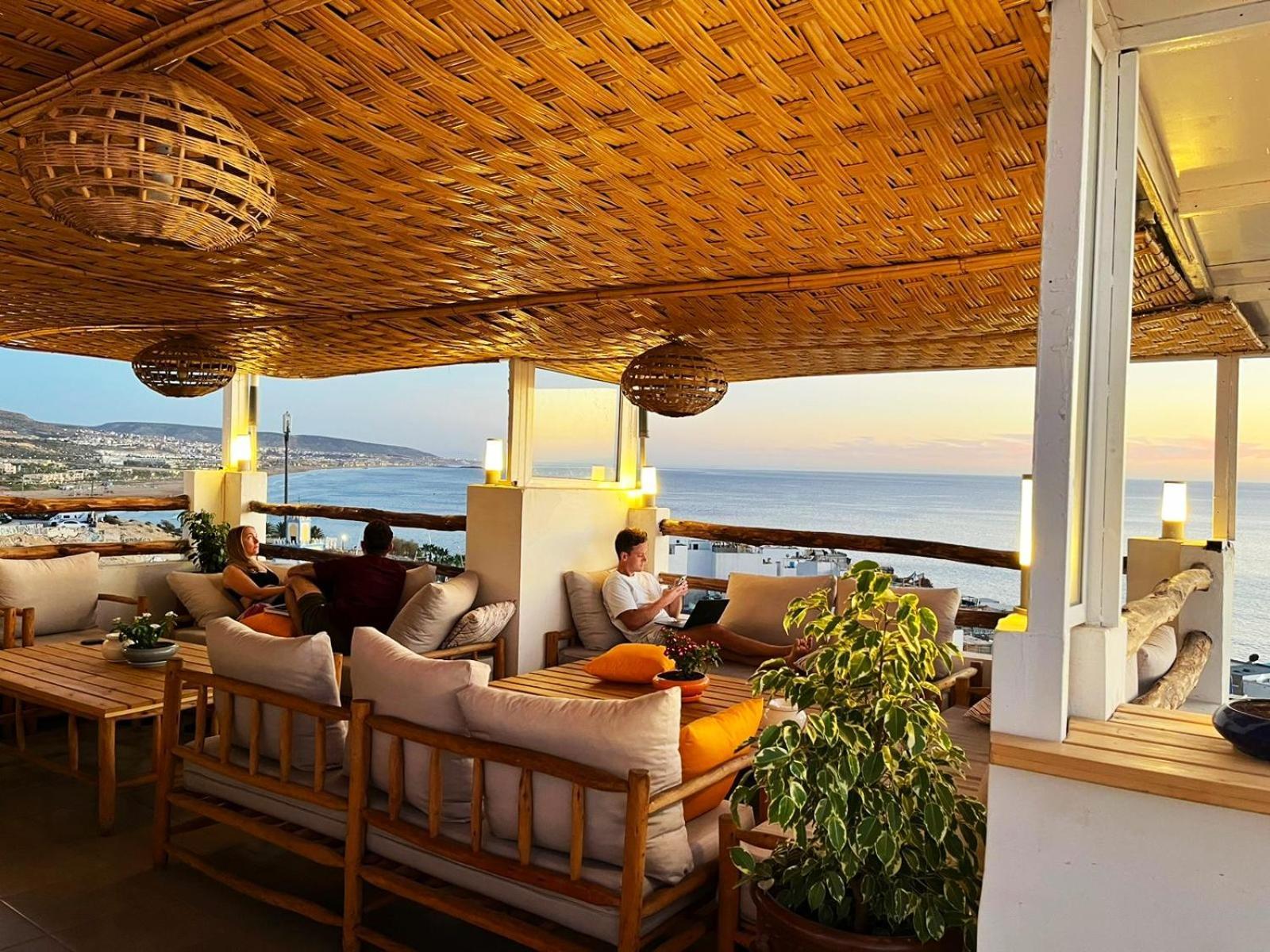Bigblue Surf Hostel & Coworking Space - Taghazout (Adults Only) Azazoul Kültér fotó